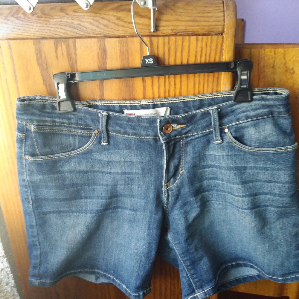 Levi shorts
